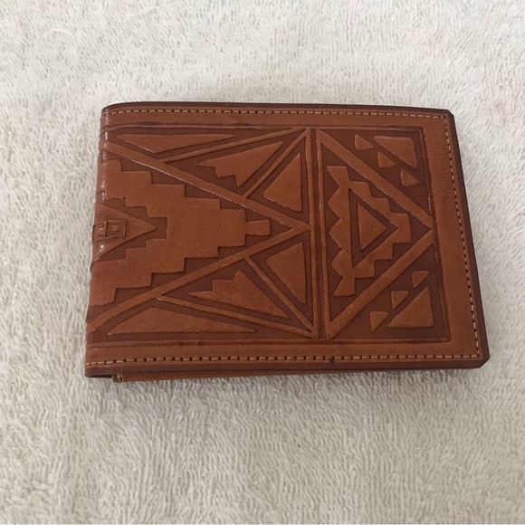 NEW Hand tooled leather bifold wallet MEXICO Logo - Picture 1 of 4